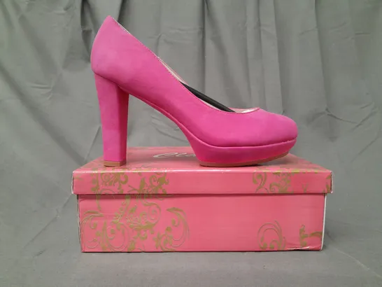 BOXED PAIR OF CLARA'S CLOSED TOE HIGH HEEL SHOES IN FUCHSIA 38