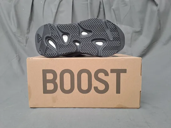 BOXED PAIR OF ADIDAS YZY BOOST 700 SHOES IN LAVENDER UK SIZE 3.5