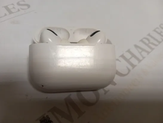 APPLE AIR PODS