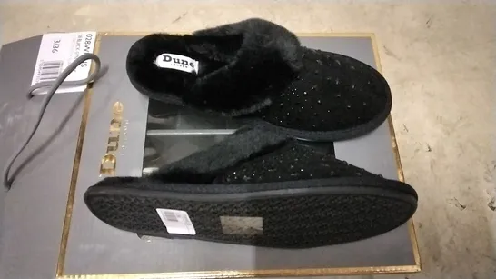 BOX OF 3 PAIRS OF DUNE BLACK SYNTHETIC STAR HOTFIX SLIPPERS - SIZE 3