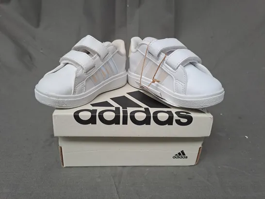 BOXED PAIR OF ADIDAS GRAND COURT 2.0 KIDS SHOES IN WHITE/PRISMATIC EFFECT UK SIZE 3