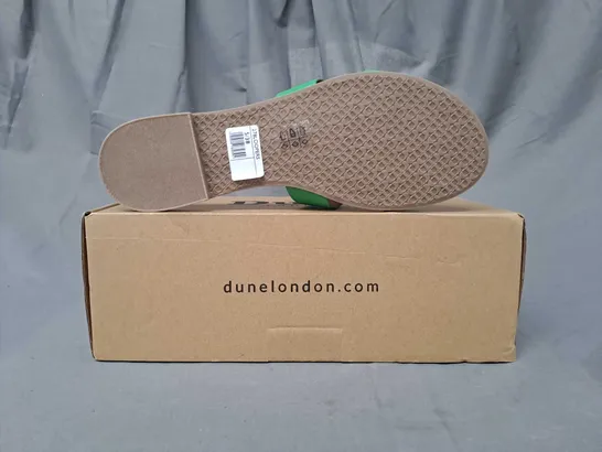 BOXED PAIR OF DUNE LONDON OPEN TOE FLAT SLIDERS IN GREEN SIZE 5