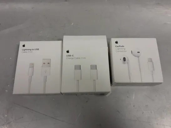 APPROXIMATELY 30 APPLE CABLE ACCESSORIES TO INCLUDE CHARGING CABLES & EARPHONES 