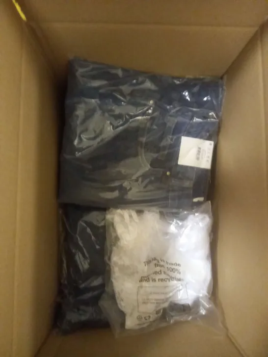 BOX OF APPROXIMATELY 15 ASSORTED HOUSEHOLD/CLOTHING ITEMS TO INCLUDE JACKET, JEANS, VEST TOPS ETC