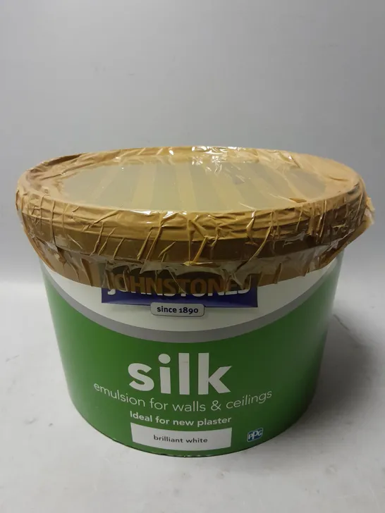 JOHNSTONES SILK EMULSION FOR WALLS & CEILINGS IN BRILLIANT WHITE (10L) - COLLECTION ONLY