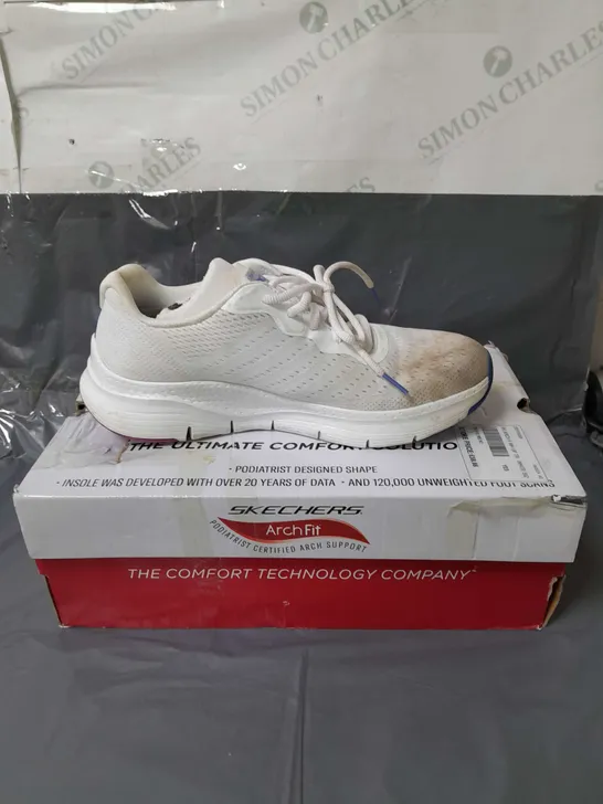 SKECHERS ARCHFIT WHITE TRAINERS SIZE 7