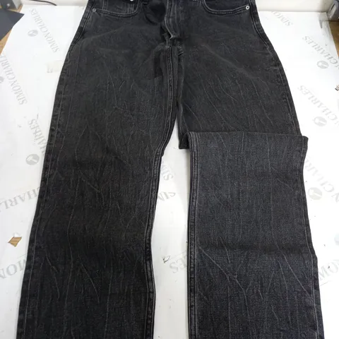 ABERCROMBIE & FITCH HIGH RISE THE MOM JEAN CURVE LOVE IN BLACK - 27/4