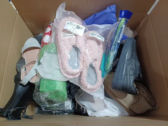 BOX OF APPROXIMATELY 20 ASSORTED SHOES TO INCLUDE - NIKE AIR FORCE 1 - ASICS TRAINER - UGGS BOOTS ECT