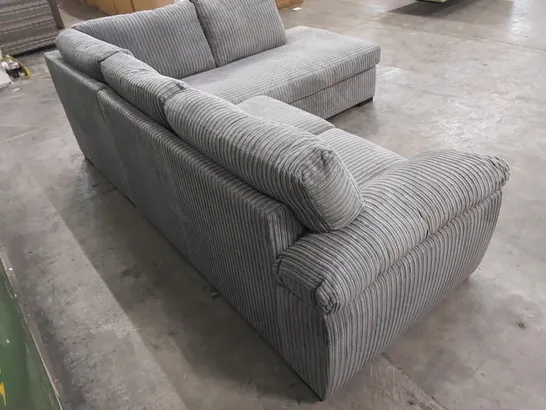 DESIGNER CORNER SOFA UPHOLSTERED IN GREY FABRIC 