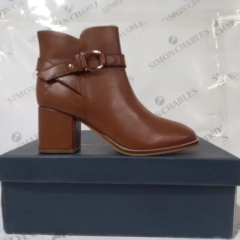 BOXED PAIR OF CREW CLOTHING COMPANY HAILEY LEATHER BLOCK HEEL BOOTS IN TAN EU SIZE 38