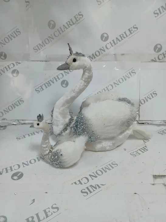 BOXED JM BY JULIEN MACDONALD SET OF 2 FAUX FUR SWANS