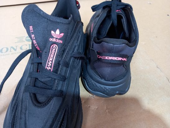 PAIR ADIDAS ORIGINAL ONWEEGO BLACK TRAINERS UK SIZE 8