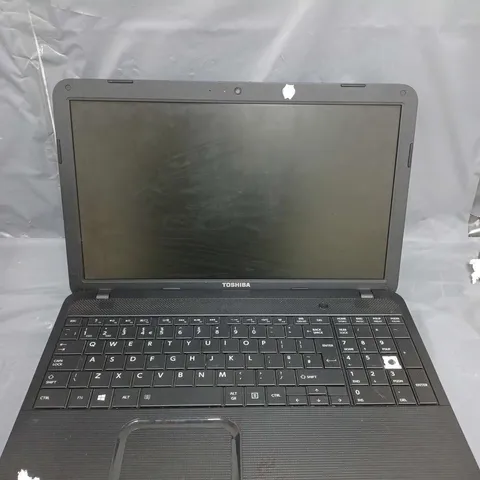 TOSHIBA SATELLITE C850-1MC	15 INCH PENTIUM B960 2.20GHZ