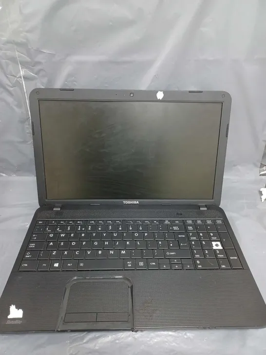 TOSHIBA SATELLITE C850-1MC	15 INCH PENTIUM B960 2.20GHZ