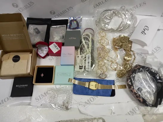 LOT OF ASSORTED JEWELLERY AND WATCH ITEMS