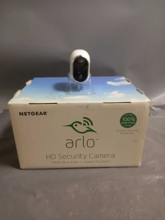 NETGEAR ARLO HD SECURITY CAMERA WIRE FREE INDOOR OR OUTDOOR USE