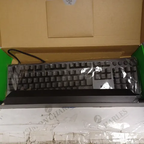 RAZER HUNTSMAN V2 OPTICAL GAMING KEYBOARD 