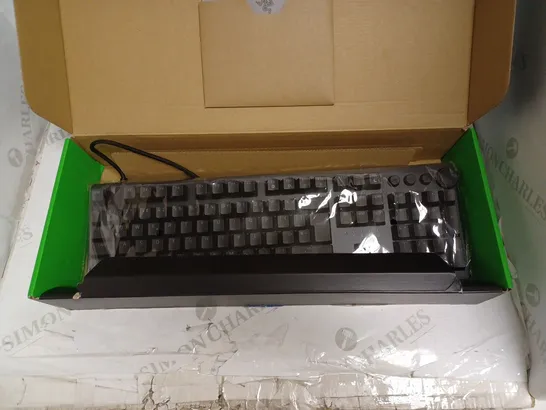 RAZER HUNTSMAN V2 OPTICAL GAMING KEYBOARD 