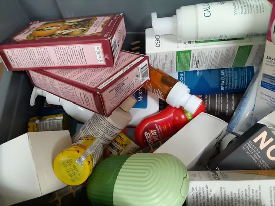 BOX OF APPROX 15 ASSORTED HEALTH AND BEAUTY ITEMS TO INCLUDE - TROPIC BODY WASH , BAYLIS AND HARDING HAND WASH , BOOTS NIGHT CREAM ETC