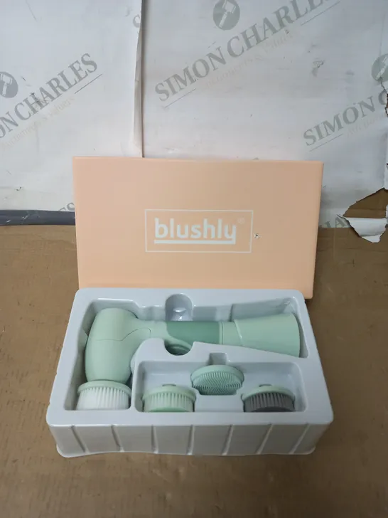 BOXED BLUSHLY CLEANSING & EXFOLIATING FACE BRUSH MINT GREEN