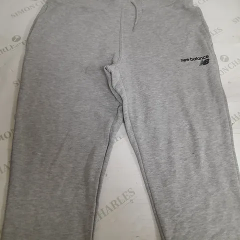 NEW BALANCE LIGHT GREY JOGGING BOTTOM PANTS - LARGE