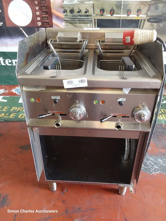 CHEF QUIP TWIN TANK ELECTRIC DEEP FAT FRYER ON OPEN STAND