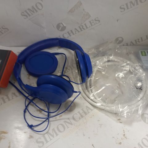 LOT OF APPROXIMATELY 10 ASSORTED HOUSEHOLD ITEMS TO INCLUDE ONN WIRED HEADPHONES IN BLUE, BLACKWEB MICRO USB CABLE, ONN EARBUDS WITH MICROPHONE, ETC