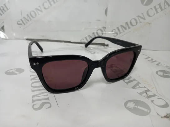 HUMMINGBIRD SUNGLASSES - BLACK/RED