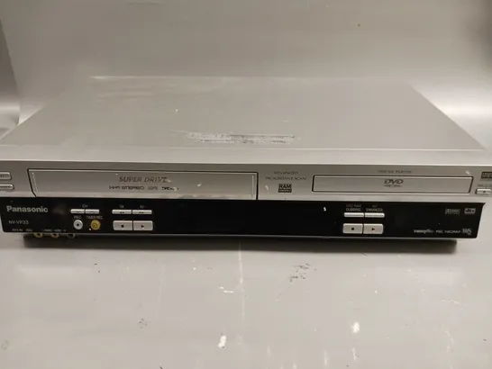 PANASONIC NV-VP33 VIDEO/DVD PLAYER