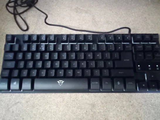 BOXED TRUST THADO RGB GAMING KEYBOARD