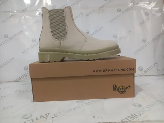 BOXED PAIR OF DR MARTENS 2976 BOOTS IN CREAM/OLIVE UK SIZE 7