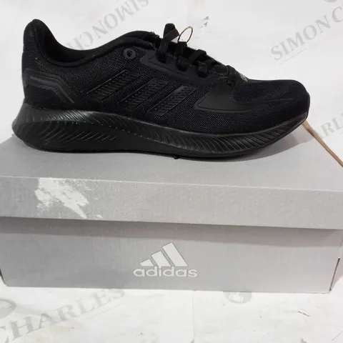 BOXED PAIR OF ADIDAS RUNFALCON 2.0 K SHOES IN BLACK UK SIZE 4