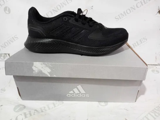 BOXED PAIR OF ADIDAS RUNFALCON 2.0 K SHOES IN BLACK UK SIZE 4