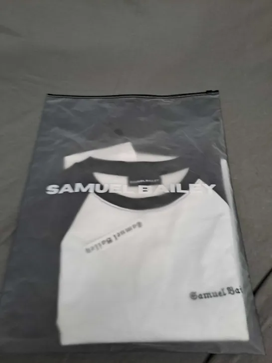 SEALED SAMUEL BAILEY CASUAL T-SHIRT SIZE L