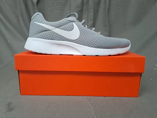 BOXED PAIR OF NIKE TANJUN SHOES IN GREY/WHITE UK SIZE 11