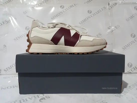 BOXED PAIR OF NEW BALANCE TRAINERS IN OFF WHITE/BURGUNDY UK SIZE 8.5