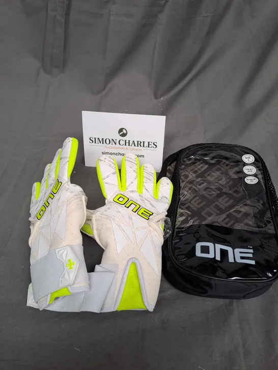 ONE X-WRAP CONTROL GOALKEEPER GLOVES - SIZE 3 