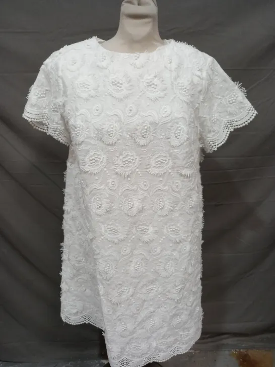 ZARA EMBROIDERED DRESS IN IVORY SIZE SMALL