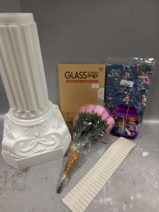 APPROXIMATELY 15 ASSORTED HOUSEHOLD PRODUCTS TO INCLUDE DECORATIVE PLASTIC PILLAR, SCREEN PROTECTOR, FAUX FLOWERS ETC 