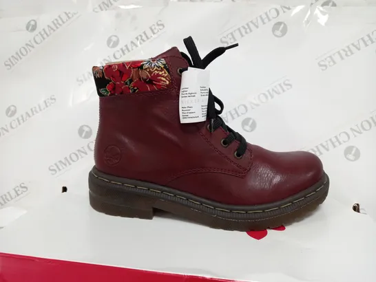 RIEKER RED INTEREST COLOUR BOOT SIZE 6 1/2 - BOXED 