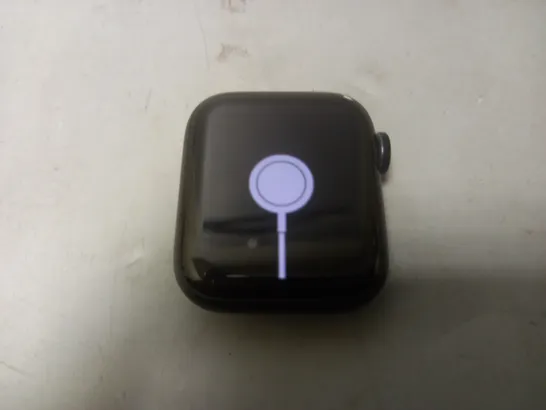 APPLE WATCH SE (40mm) (NO STRAP)