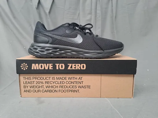 BOXED PAIR OF NIKE REVOLUTION 6 NN SHOES IN BLACK UK SIZE 9