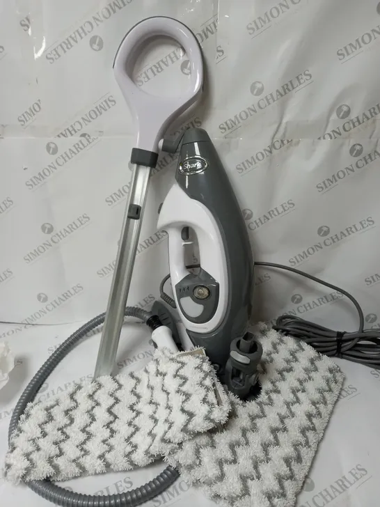 SHARK FLOOR AND HANDHELD STEAM CLEANER S6005