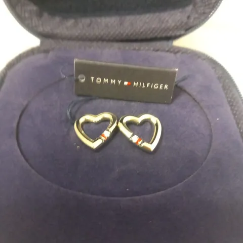 TOMMY HILFIGER HEART LOGO EARRINGS