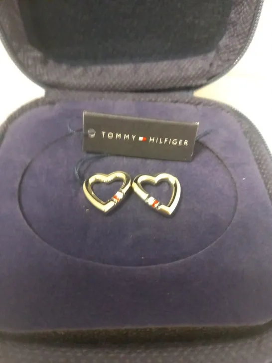 TOMMY HILFIGER HEART LOGO EARRINGS