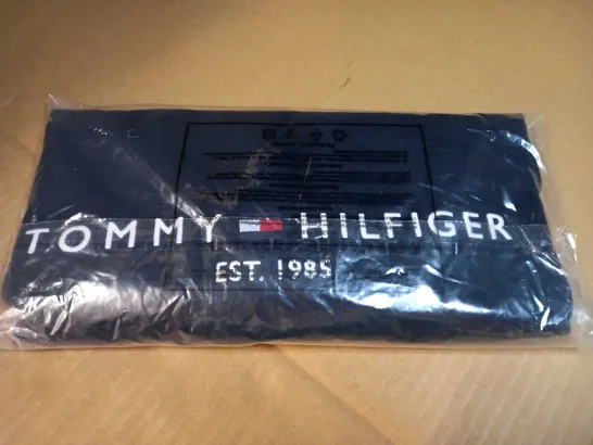 PACKAGED TOMMY HILFIGER LOGO TEE - LARGE