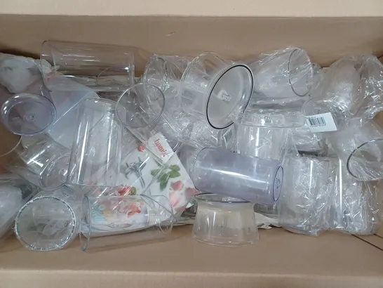 BOX OF APPROXIMATELY 70 BAMIX 400ML PLASTIC BEAKERS WITH APPROXIMATELY 12 BAMIX BLACK LIDS