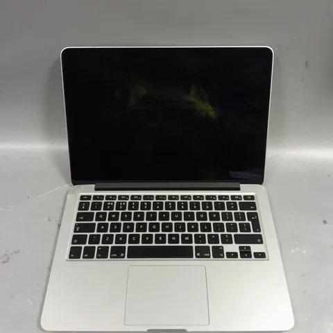 APPLE MACBOOK PRO - A1502