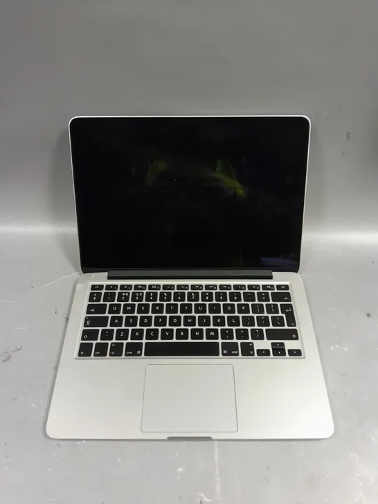 APPLE MACBOOK PRO - A1502