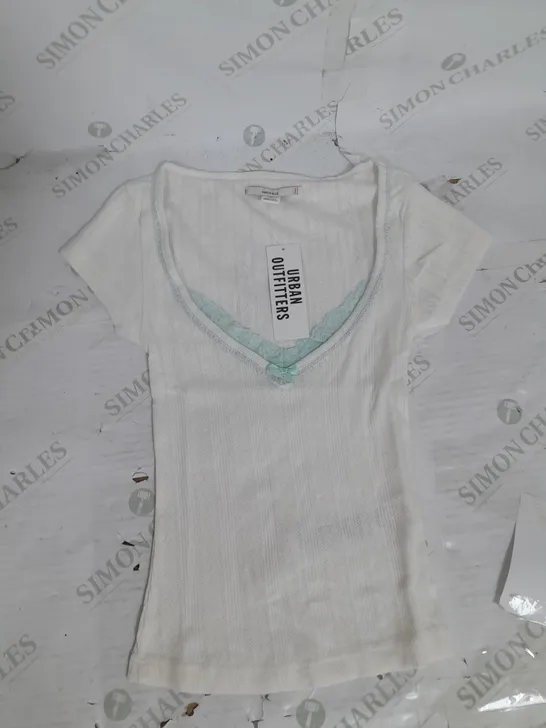 KIMCHI BLUE PLUNGE TSHIRT IN WHITE WITH BLUE LACE SIZE S